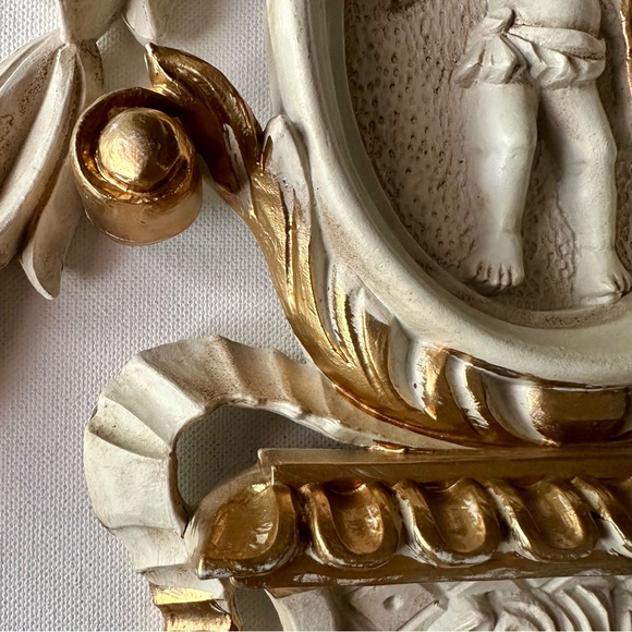 Vintage Baroque Style Regal Wall Plaque in Molded Plastic Made in Italy - Picture 5 of 14